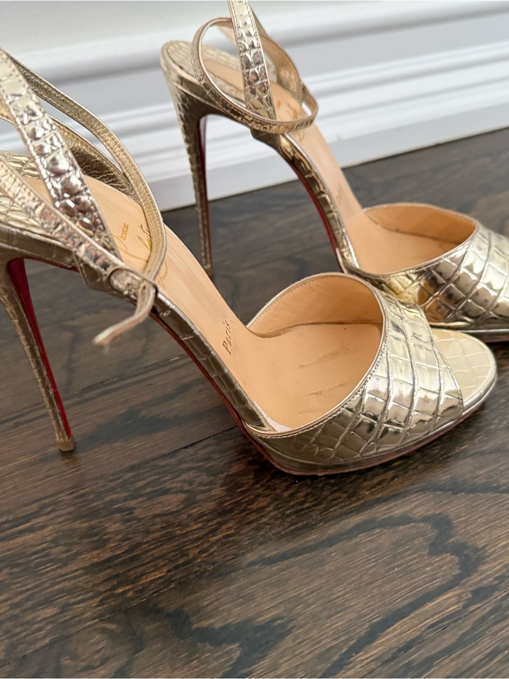 Christian Louboutin Gold Metallic Croc-Embossed Slingback Sandals size 40 - Picture 2 of 10